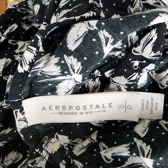 AEROPOSTALE WOMEN'S TOP FEATURES WHITE FLYING BIRDS LONG SLEEVE SIZE SMALL - Picture 6 of 7